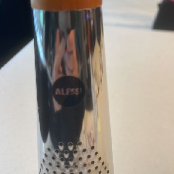 Alessi cheese grater excellent condition works great and looks even better cool! - Picture 2 of 8